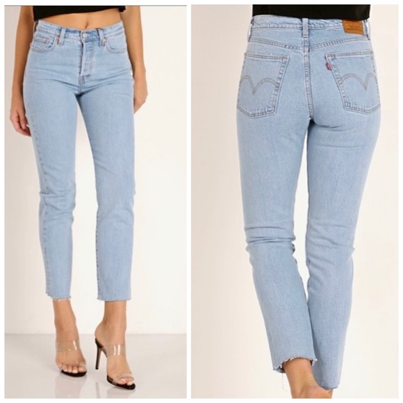 Levis Wedgie Jean High Rise Premium Denim Light Wash Slim Raw Hem Tapered Fit 25 - Picture 1 of 9
